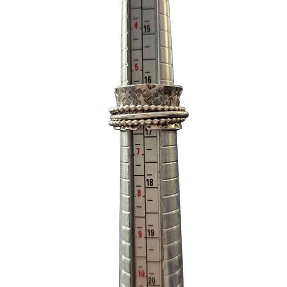 New Spinner Ring, Meditative, Fidget Friendly, Sterling Silver, Size 6.5 - Picture 2 of 3